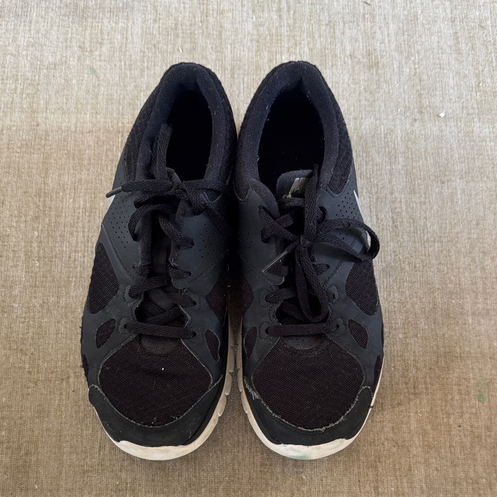 Nike Black Athletic Shoes